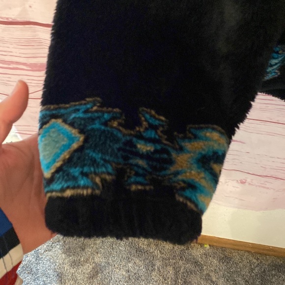 Bear Ridge Outfitters faux fleece native print jacket - Picture 4 of 6